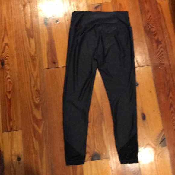 Women’s Workout Leggings - Picture 2 of 5